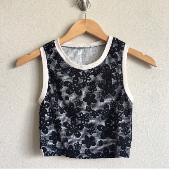 SUGARLIPS Crop Top - Picture 1 of 4